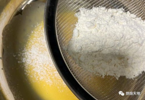 2個(gè)雞蛋能做一大碗舒芙蕾,像云朵一樣綿軟,簡單快速,一次成功 甜點(diǎn) 蛋黃 鳥類 白砂糖 梳芙厘 馴養(yǎng)動(dòng)物 蛋類食品 低筋面粉 網(wǎng)易訂閱