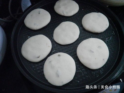 1把白糖,1碗糯米粉,做好吃的白塘糯米餅,香甜酥脆好吃不開(kāi)裂